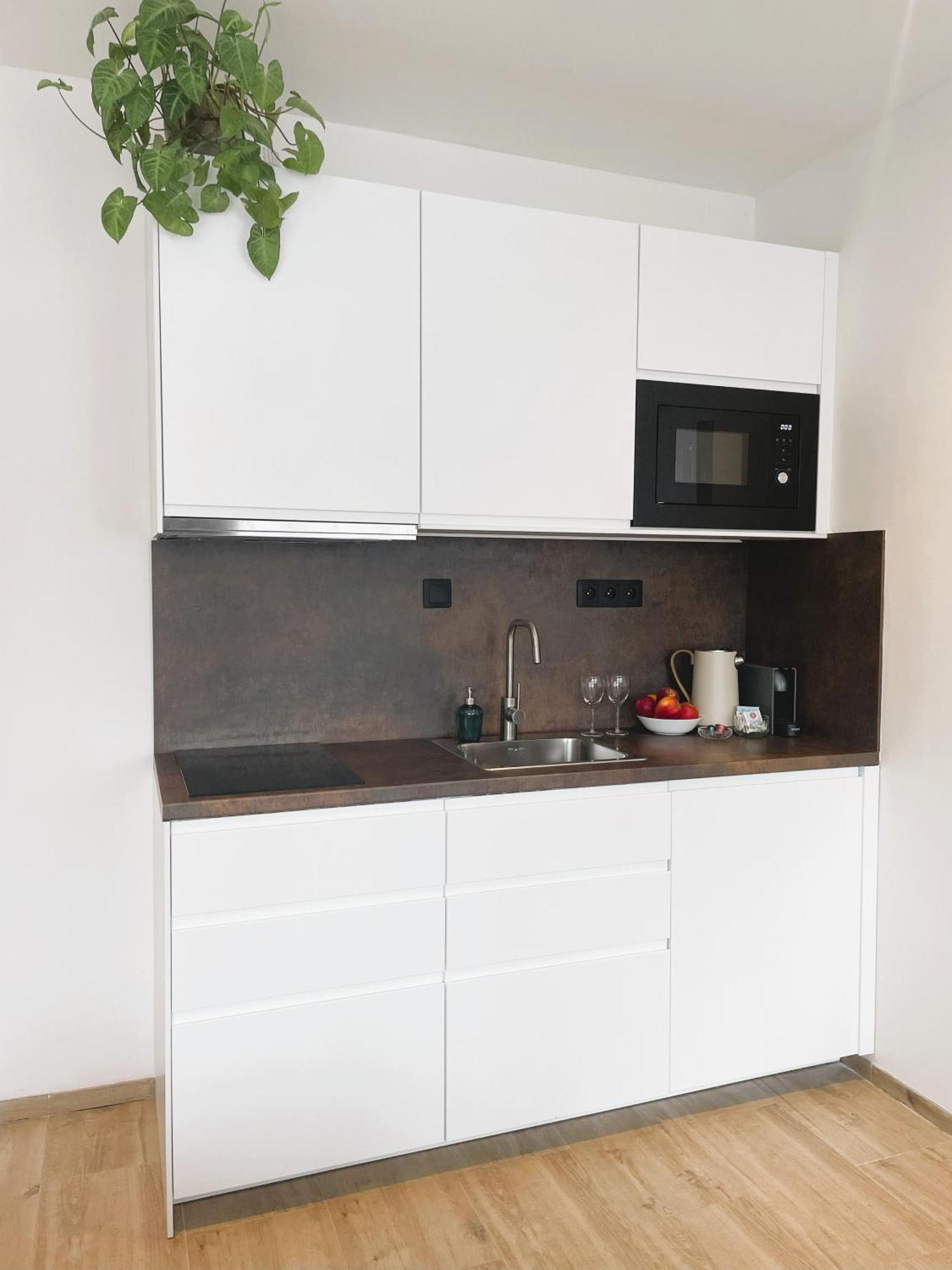 Apt 100 Prague Luaran gambar