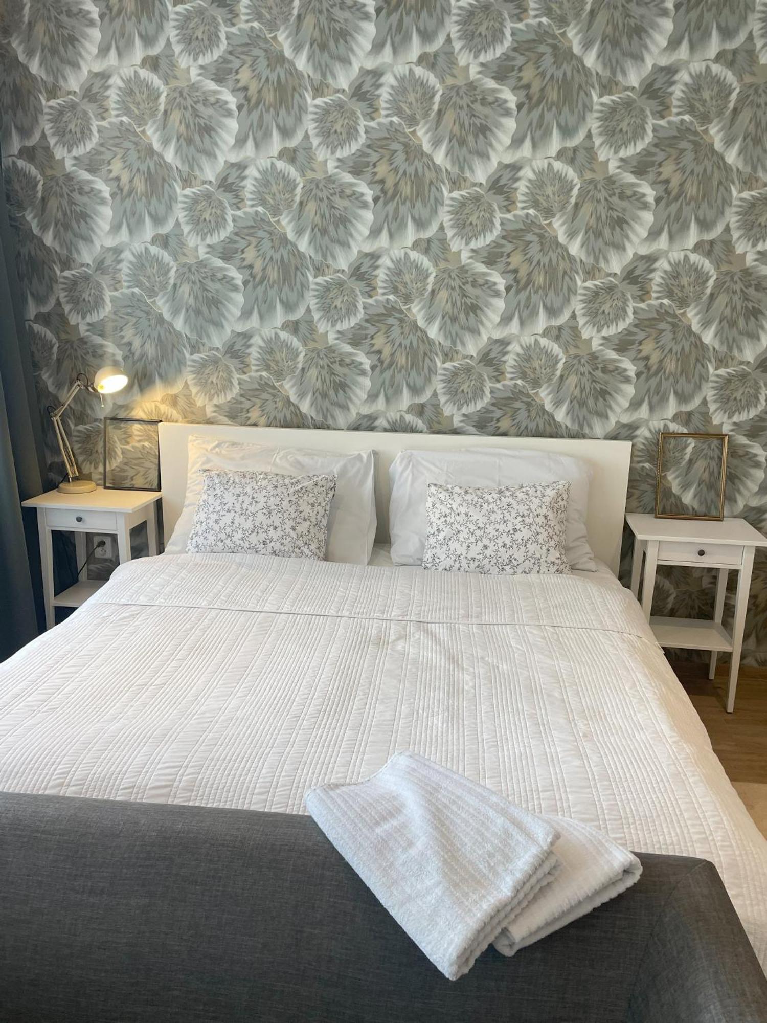 Apt 100 Prague Luaran gambar